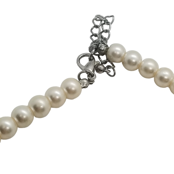 VINTAGE FAUX PEARL & RHINESTONE STATEMENT NECKLACE & BRACELET SET - Picture 8 of 9